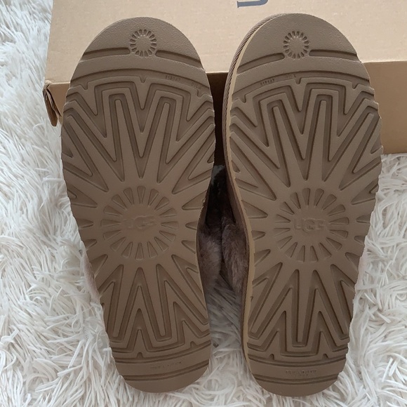 Brand new Authentic ugg genuine shearling slipper in caribou - Picture 5 of 11